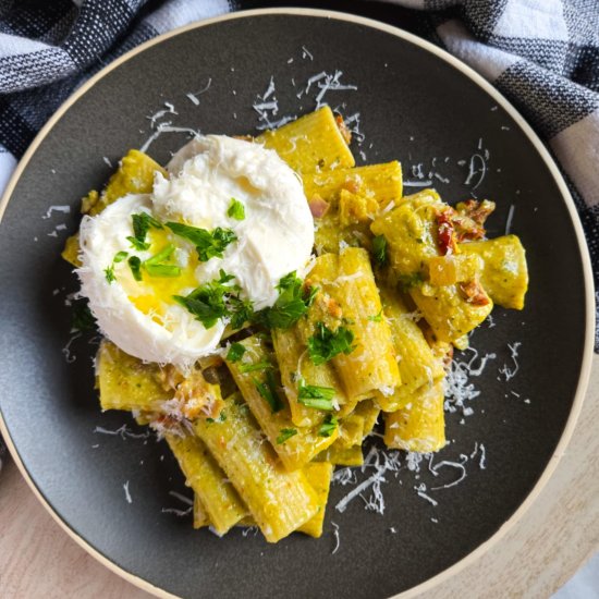 Pesto Rigatoni with Sundried Tomato