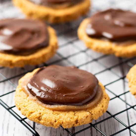 Healthy Twix Cookies