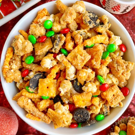 Cheesy Caramel Snack Mix- Santa’s V