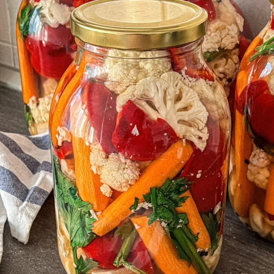 Balkan Pickled Vegetable Mix