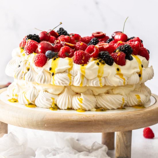 Pavlova Wreath