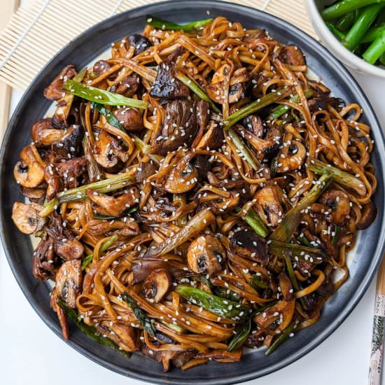 Mushroom Chow Mein