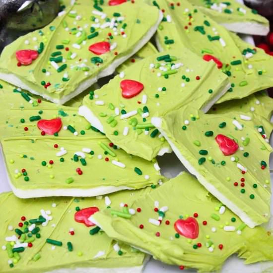 Grinch Bark: No Bake Christmas Trea