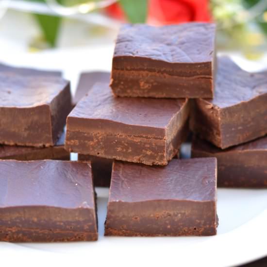 2-Ingredient Chocolate Fudge