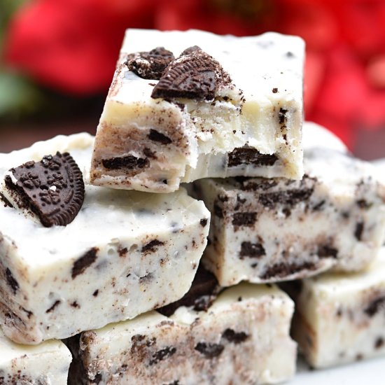 3 Ingredients Cookies & Cream Fudge