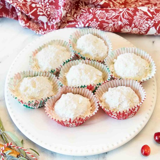 Greek Butter Cookies (Kourabiedes)