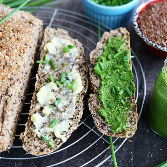 Whole Spelt Chive Bread with Flaxseed