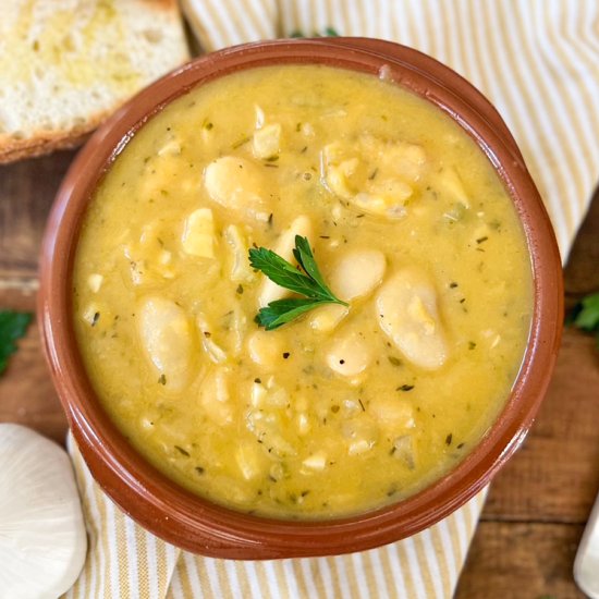 Creamy GARLIC Butter Bean Soup