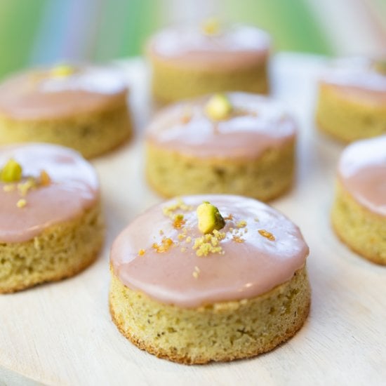 Orange olive oil pistachio cakes