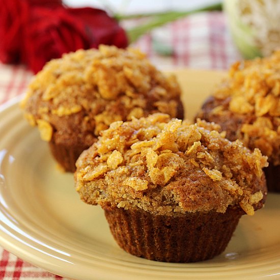 Banana bread muffins w/corn flakes