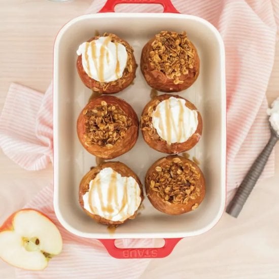 Baked Apples with Oat Crumble